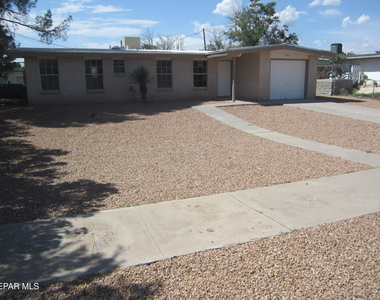 305 Corvena Way - Photo Thumbnail 3