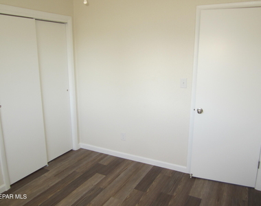 305 Corvena Way - Photo Thumbnail 42