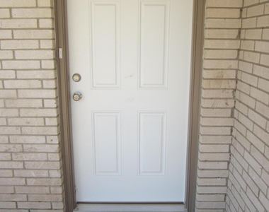 305 Corvena Way - Photo Thumbnail 5
