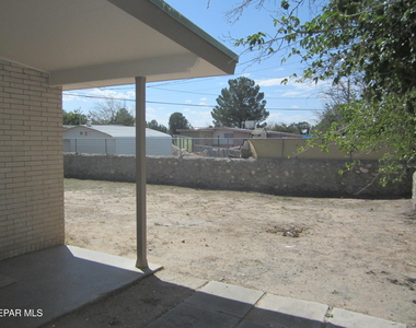 305 Corvena Way - Photo Thumbnail 22