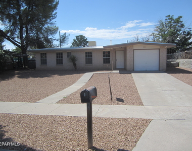 305 Corvena Way - Photo Thumbnail 2