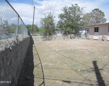 305 Corvena Way - Photo Thumbnail 28