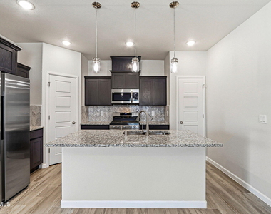 14801 Mike A Mendoza Avenue - Photo Thumbnail 7