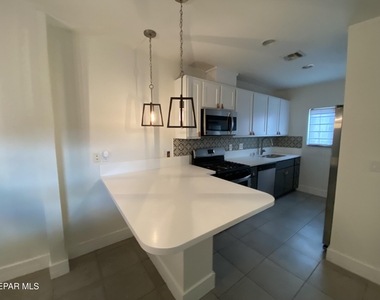 3604 Keltner Avenue - Photo Thumbnail 6
