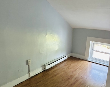 27 Walnut Street - Photo Thumbnail 9