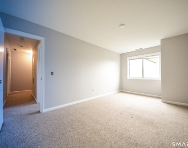 31 Stuart Avenue - Photo Thumbnail 18
