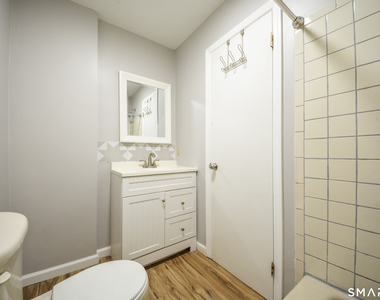 31 Stuart Avenue - Photo Thumbnail 16