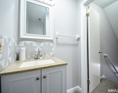 31 Stuart Avenue - Photo Thumbnail 21