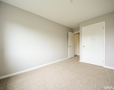 31 Stuart Avenue - Photo Thumbnail 13