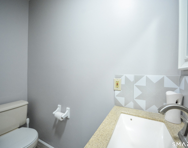 31 Stuart Avenue - Photo Thumbnail 20