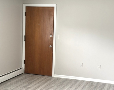 7 Brickyard Road - Photo Thumbnail 3