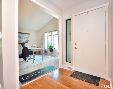 16 Applewood Lane - Photo Thumbnail 3