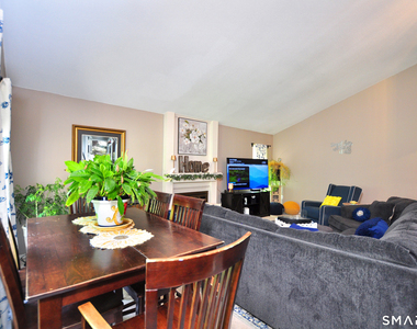 16 Applewood Lane - Photo Thumbnail 7