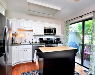 16 Applewood Lane - Photo Thumbnail 13