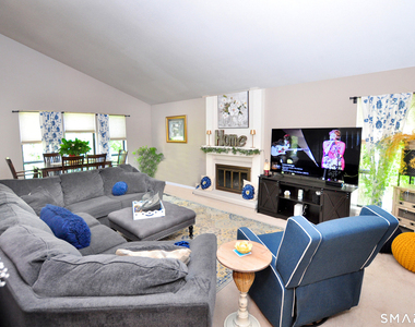 16 Applewood Lane - Photo Thumbnail 5