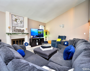 16 Applewood Lane - Photo Thumbnail 8