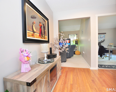 16 Applewood Lane - Photo Thumbnail 2