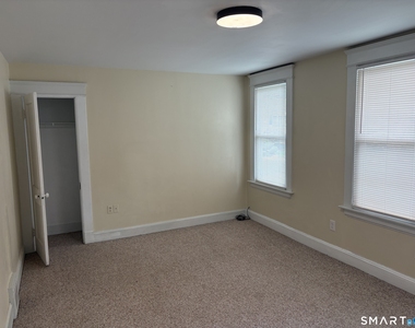 565 Sylvan Avenue - Photo Thumbnail 6