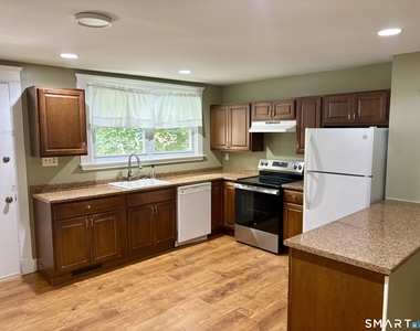 565 Sylvan Avenue - Photo Thumbnail 10