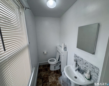 565 Sylvan Avenue - Photo Thumbnail 9