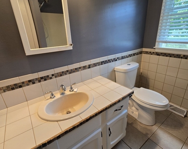 24 Pearl Street - Photo Thumbnail 15