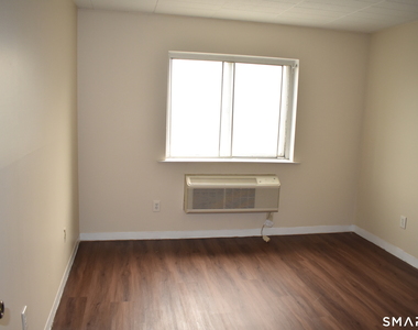 1575 Boston Avenue - Photo Thumbnail 4