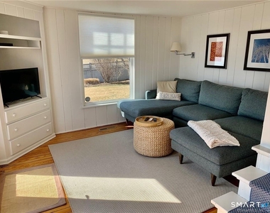 43 Soundview Avenue - Photo Thumbnail 11