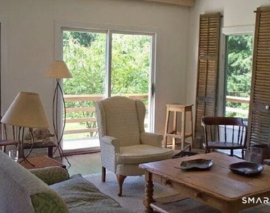 335 Greens Farms Road - Photo Thumbnail 2