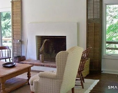 335 Greens Farms Road - Photo Thumbnail 3