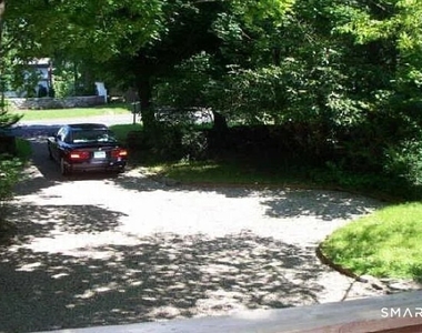335 Greens Farms Road - Photo Thumbnail 11