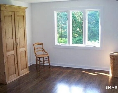335 Greens Farms Road - Photo Thumbnail 9
