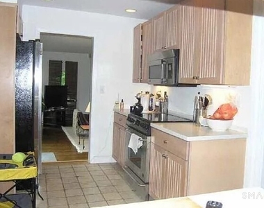 335 Greens Farms Road - Photo Thumbnail 8