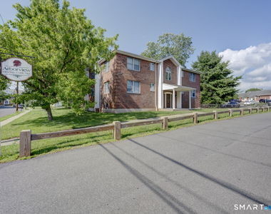 54 Oak Street - Photo Thumbnail 27