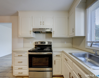 54 Oak Street - Photo Thumbnail 2