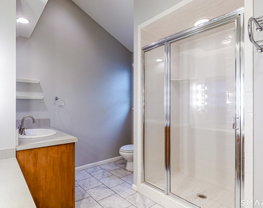 33 Green Lane - Photo Thumbnail 7