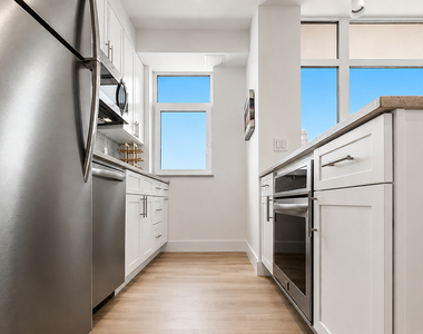 87 Rogers Avenue - Photo Thumbnail 3