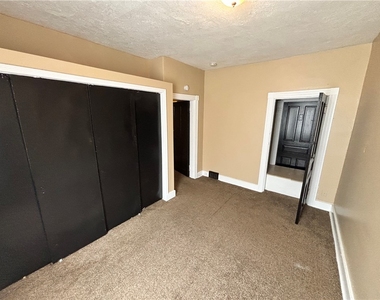 612 E 18th St - Photo Thumbnail 8