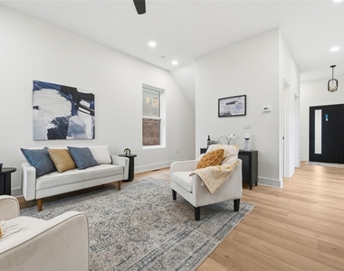 1361 Hawthorne St - Photo Thumbnail 1
