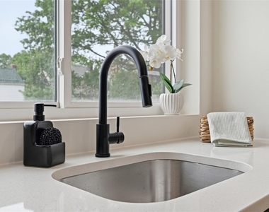 1361 Hawthorne St - Photo Thumbnail 9
