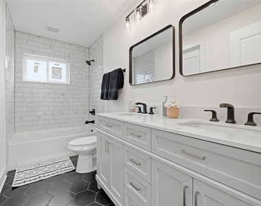 1361 Hawthorne St - Photo Thumbnail 28