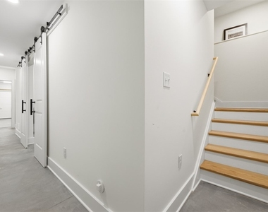 1361 Hawthorne St - Photo Thumbnail 16