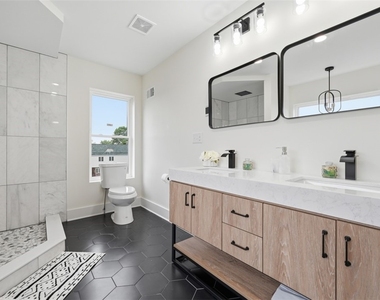 1361 Hawthorne St - Photo Thumbnail 29