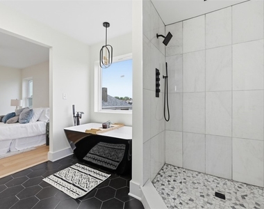 1361 Hawthorne St - Photo Thumbnail 14