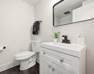 1361 Hawthorne St - Photo Thumbnail 24