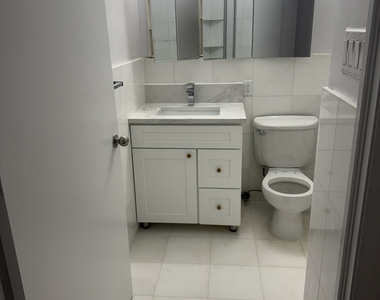 440 East 78th Street - Photo Thumbnail 4