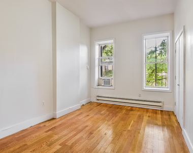 828 Halsey Street - Photo Thumbnail 11