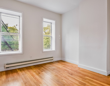 828 Halsey Street - Photo Thumbnail 3