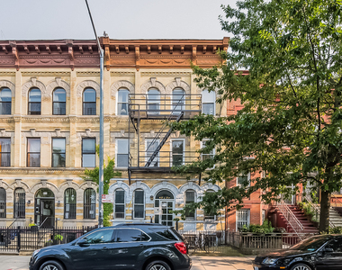 828 Halsey Street - Photo Thumbnail 14