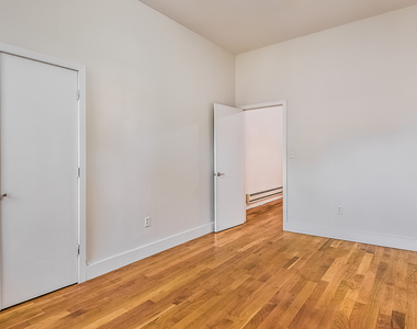 828 Halsey Street - Photo Thumbnail 12