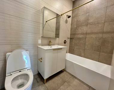 1823 Woodbine Street - Photo Thumbnail 7